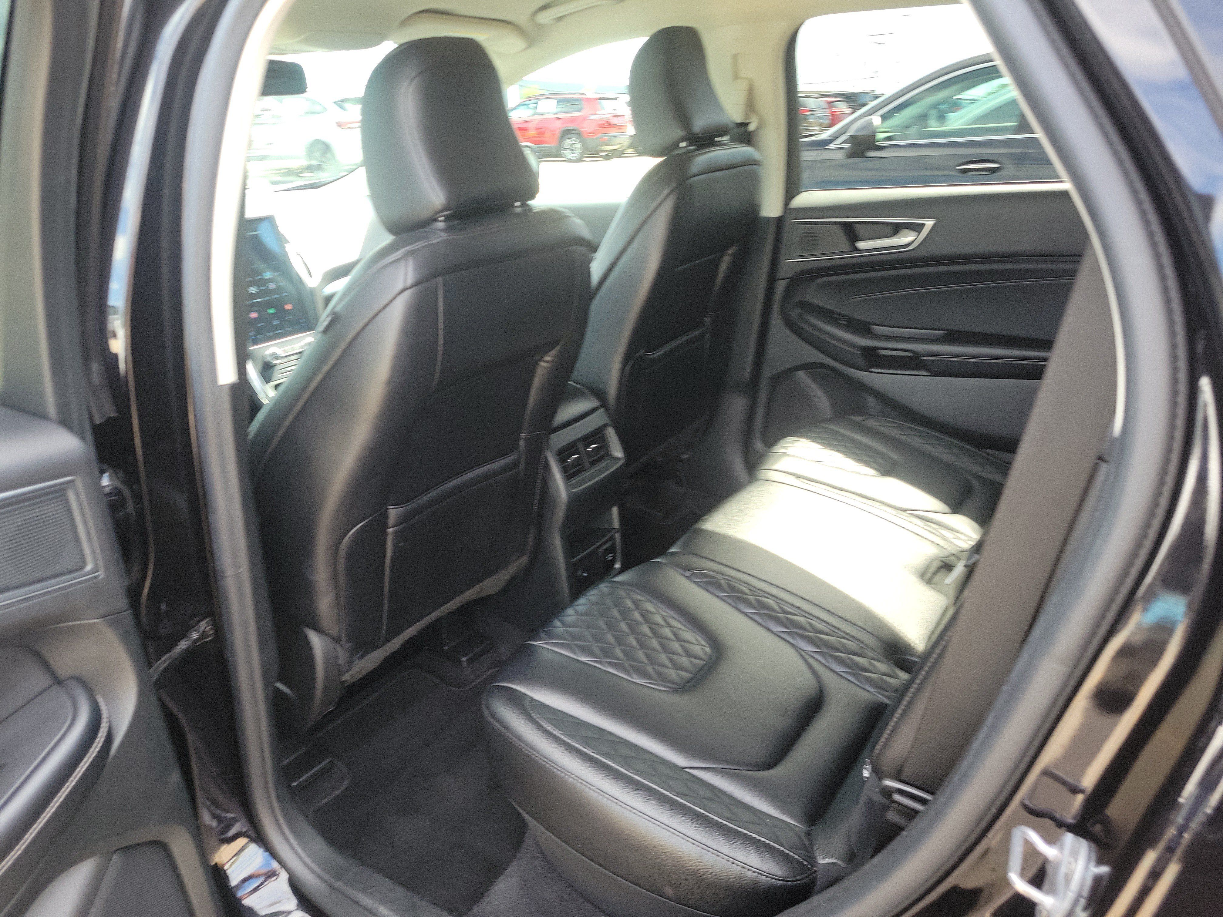 Used 2023 Ford Edge Titanium AWD/4WD image 13