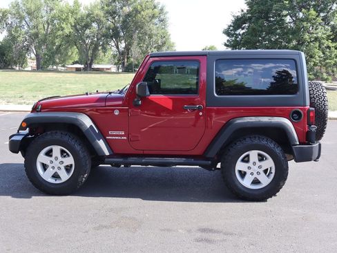 Used 2013 Jeep Wrangler Sport AWD/4WD image 9