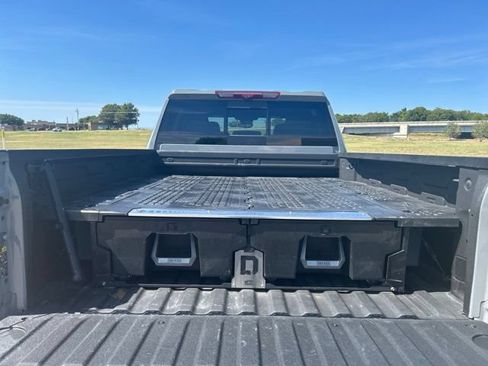 Used 2025 GMC Sierra 2500 AT4 w/ AT4 Premium Plus Package AWD/4WD image 11