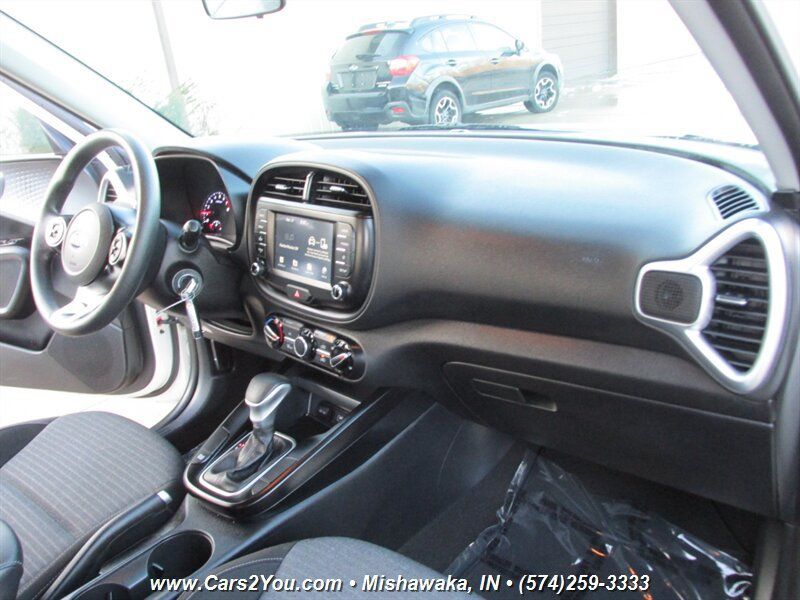 Used 2021 Kia Soul S FWD image 18