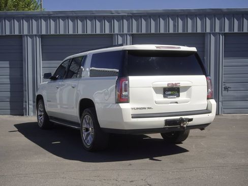 Used 2015 GMC Yukon XL SLT w/ Open Road Package AWD/4WD image 3