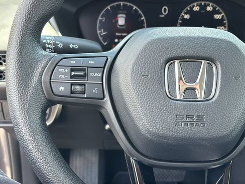 Used 2025 Honda HR-V LX image 17