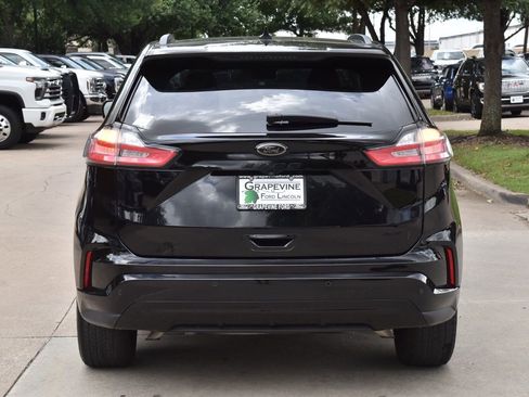 Used 2022 Ford Edge SE w/ Black Appearance Package AWD/4WD image 9
