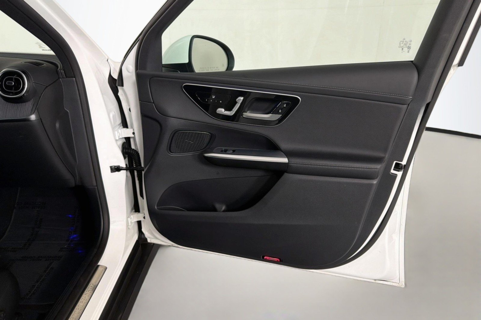 Certified 2024 Mercedes-Benz GLC 300 image 26