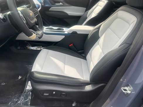 New 2026 Chevrolet Equinox EV LT image 8