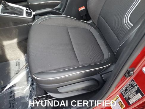 Certified 2025 Hyundai Venue Limited FWD image 12