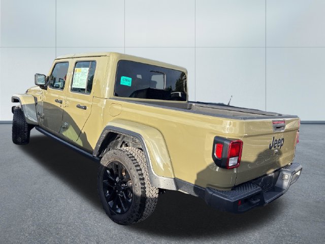 Used 2025 Jeep Gladiator Sport AWD/4WD image 2