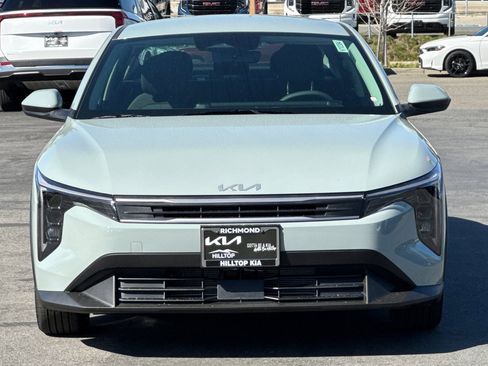 New 2026 Kia K4 LXS image 9