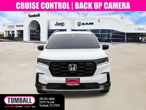 Used 2025 Honda Pilot TrailSport image 2