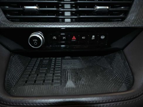 Used 2025 Ford Explorer Platinum RWD image 11