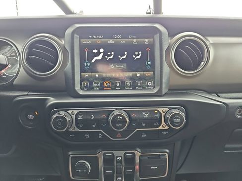 Used 2022 Jeep Gladiator Rubicon w/ Cold Weather Group image 27