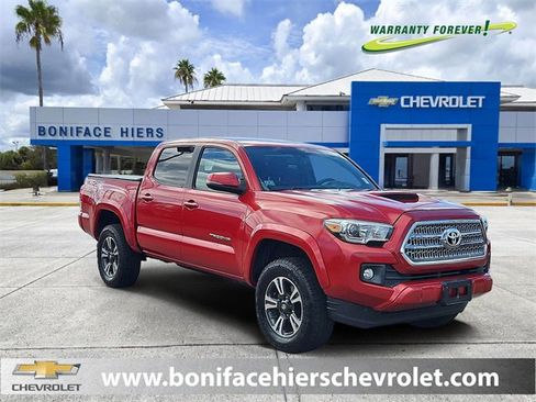 Used 2017 Toyota Tacoma TRD Sport image 1