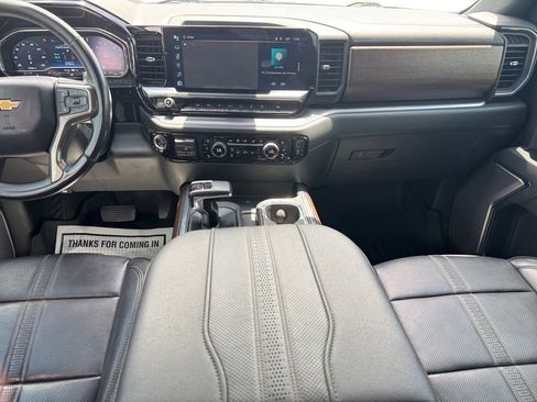 Used 2023 Chevrolet Silverado 1500 High Country w/ Z71 Off-Road Package AWD/4WD image 13