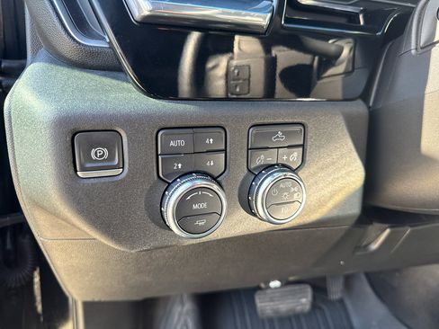 Used 2023 GMC Sierra 1500 Elevation image 13