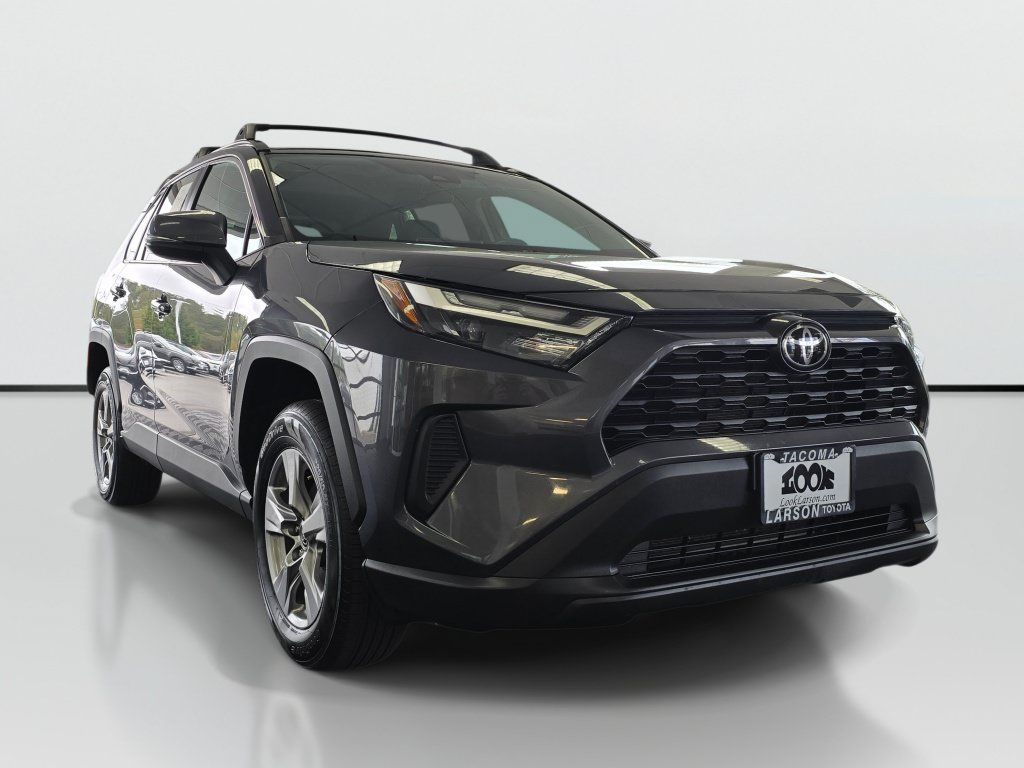 Used 2025 Toyota RAV4 XLE w/ Convenience Package AWD/4WD image 7