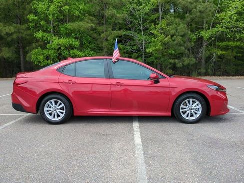 Used 2025 Toyota Camry LE w/ Convenience Package FWD image 3