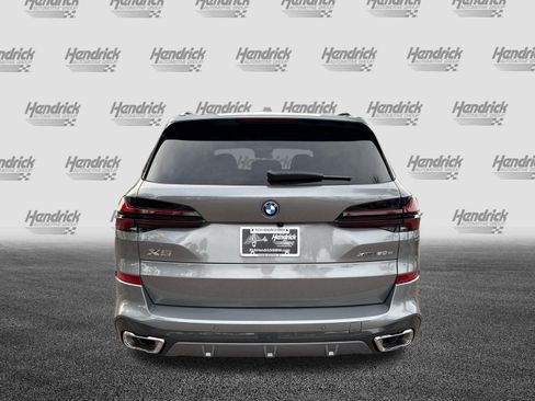 Used 2026 BMW X5 xDrive50e AWD/4WD image 9