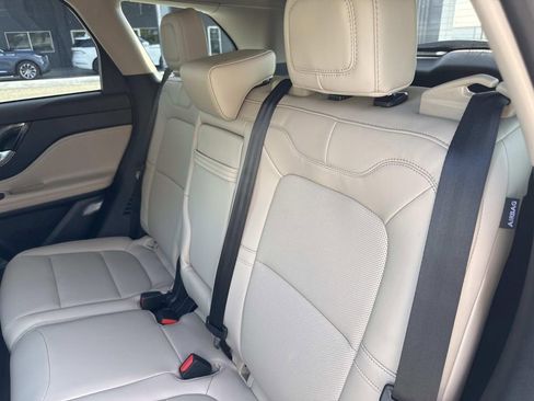 New 2026 Lincoln Corsair Premiere image 13