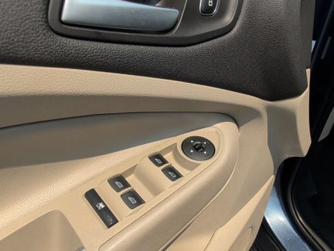 Used 2018 Ford Escape SEL w/ Ford Safe & Smart Package FWD image 16
