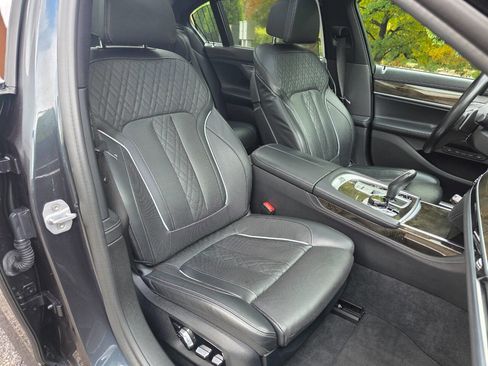 Used 2019 BMW 750i xDrive w/ Executive Package image 58