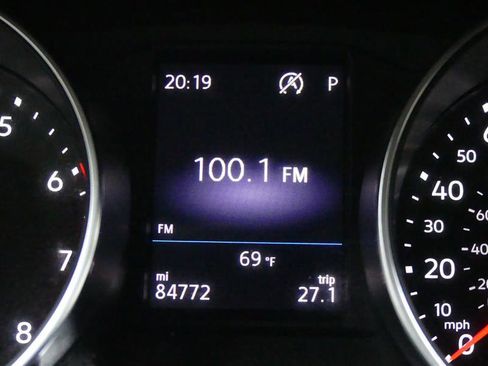 Used 2019 Volkswagen Tiguan SE image 34