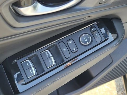 Used 2024 Honda Accord Touring image 6