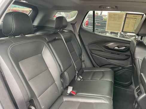 Used 2022 GMC Terrain SLT w/ Tech Package image 25