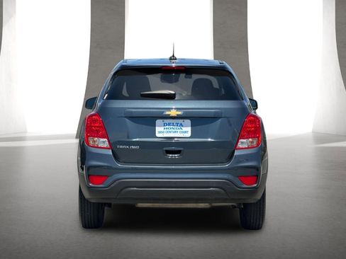 Used 2021 Chevrolet Trax LS w/ Tint and Cruise Package AWD/4WD image 5