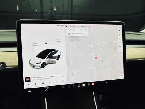 Used 2018 Tesla Model 3 Long Range RWD image 36