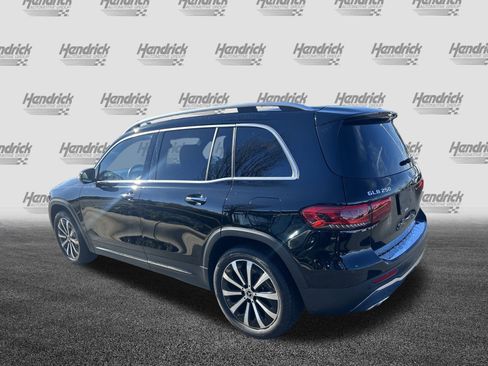 Certified 2022 Mercedes-Benz GLB 250 w/ Premium Package Lite image 8