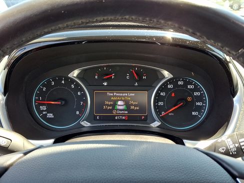 Used 2021 Chevrolet Traverse Premier AWD/4WD image 21