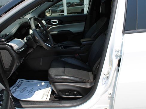 Used 2023 Jeep Compass Limited AWD/4WD image 12