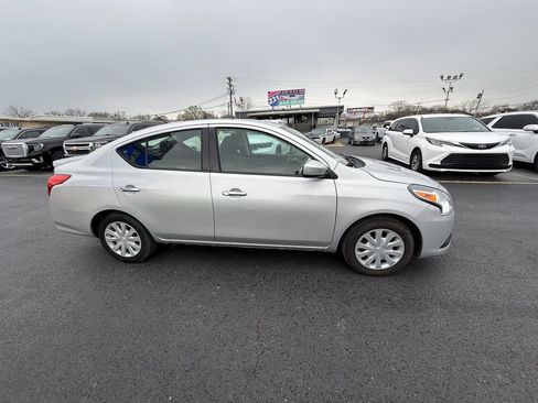 Used 2017 Nissan Versa SV image 2