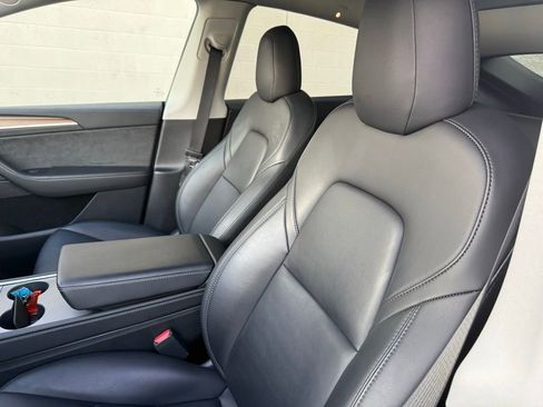 Used 2023 Tesla Model Y Long Range image 15
