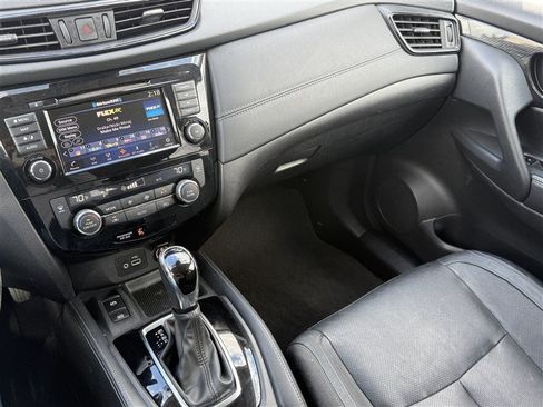 Used 2018 Nissan Rogue SL w/ Premium Package AWD/4WD image 9