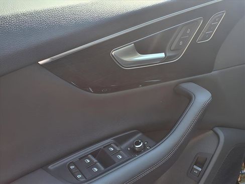 Used 2024 Audi Q7 2.0T Premium Plus image 18