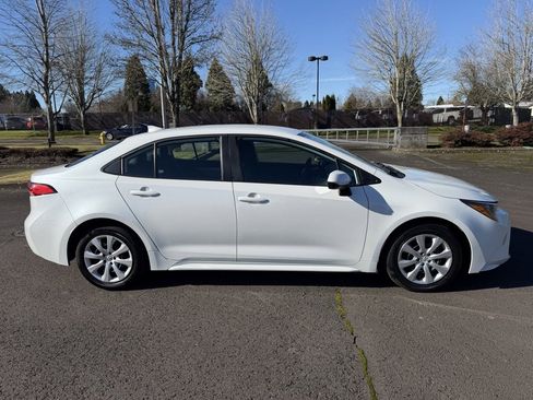 Used 2024 Toyota Corolla LE image 9