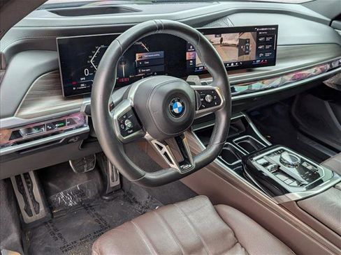 Used 2023 BMW 740i w/ Parking Assistance Package RWD image 10