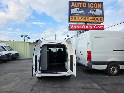 Used 2017 Nissan NV200 SV w/ Technology Package image 16