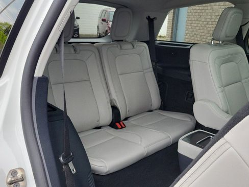 Used 2025 Lincoln Aviator Reserve w/ Jet Appearance Package AWD/4WD image 22