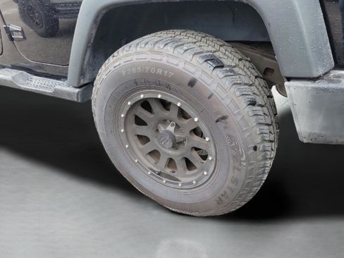 Used 2010 Jeep Wrangler Unlimited Islander image 30