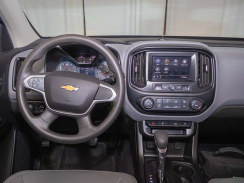 Used 2022 Chevrolet Colorado W/T w/ WT Convenience Package AWD/4WD image 16