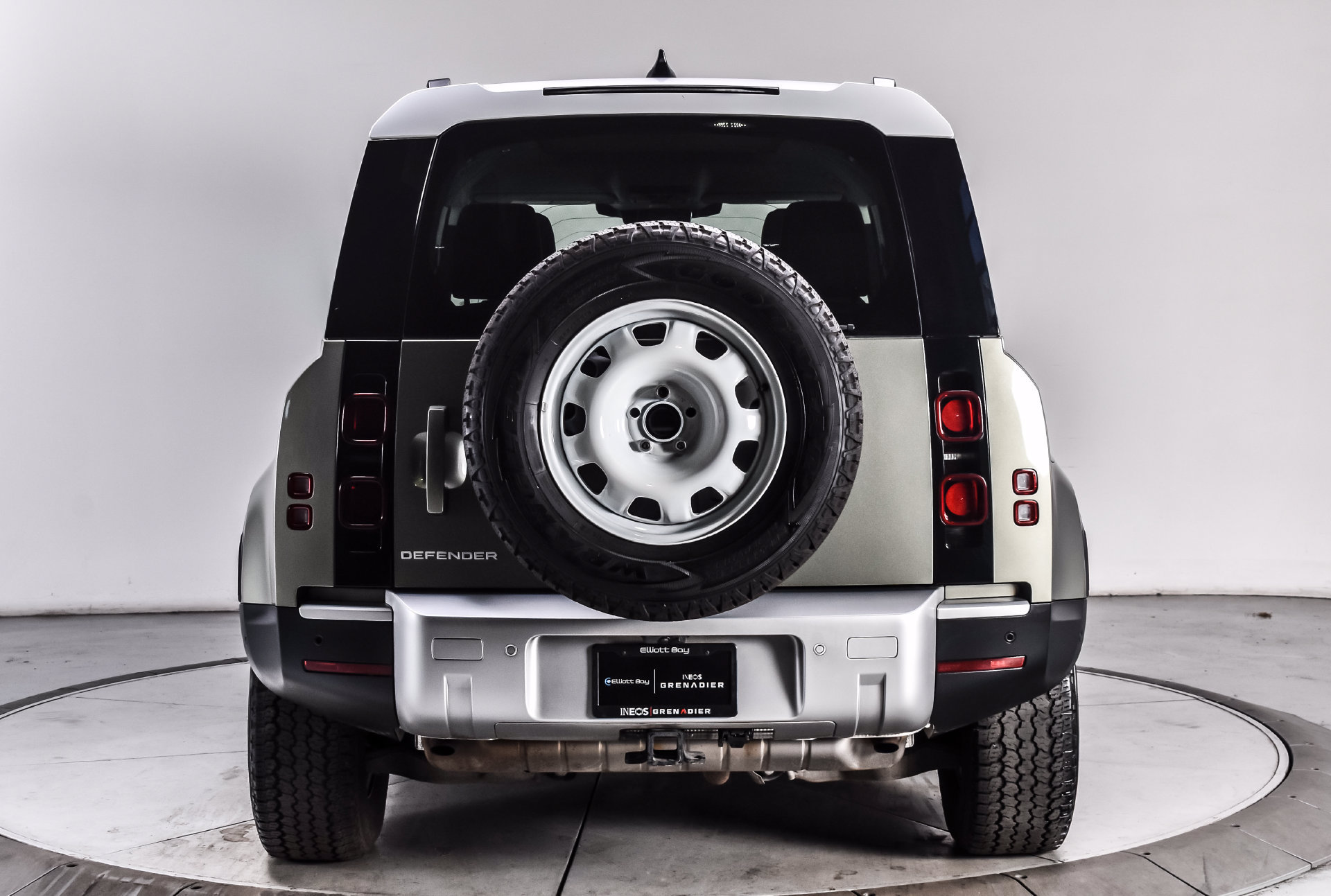 Used 2024 Land Rover Defender 110 S AWD/4WD image 4