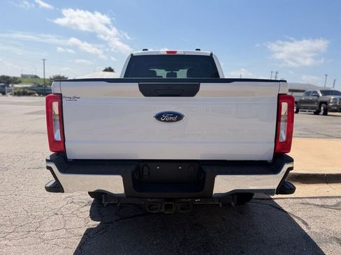 Used 2024 Ford F250 XLT w/ FX4 Off-Road Package AWD/4WD image 5