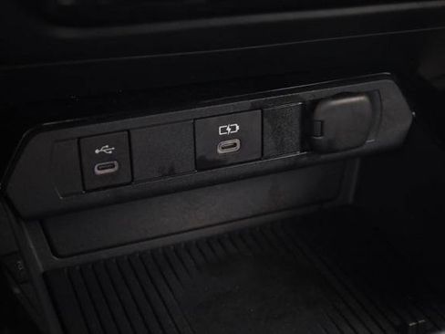 Certified 2025 Toyota Prius LE FWD image 16