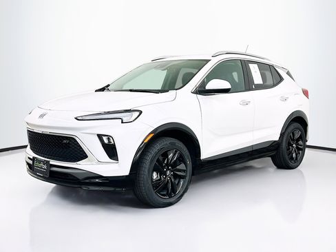 Used 2024 Buick Encore GX Sport Touring image 3