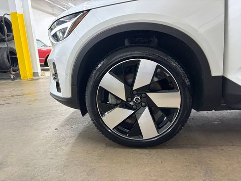Used 2023 Volvo C40 P8 Recharge Ultimate AWD/4WD image 36