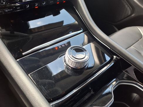 Used 2023 Jeep Grand Cherokee Limited image 17