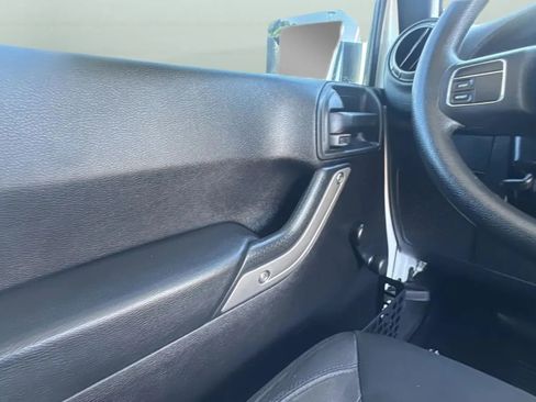 Used 2015 Jeep Wrangler Sport AWD/4WD image 10