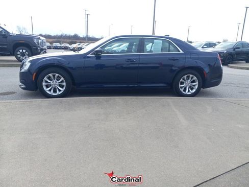 Used 2016 Chrysler 300 Limited w/ Driver Convenience Group image 12